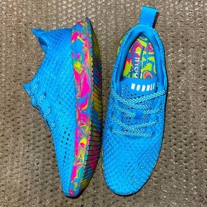 Blue women’s No Bull tennis shoes size 7